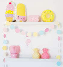 Load image into Gallery viewer, Mini Pineapple Light- Yellow
